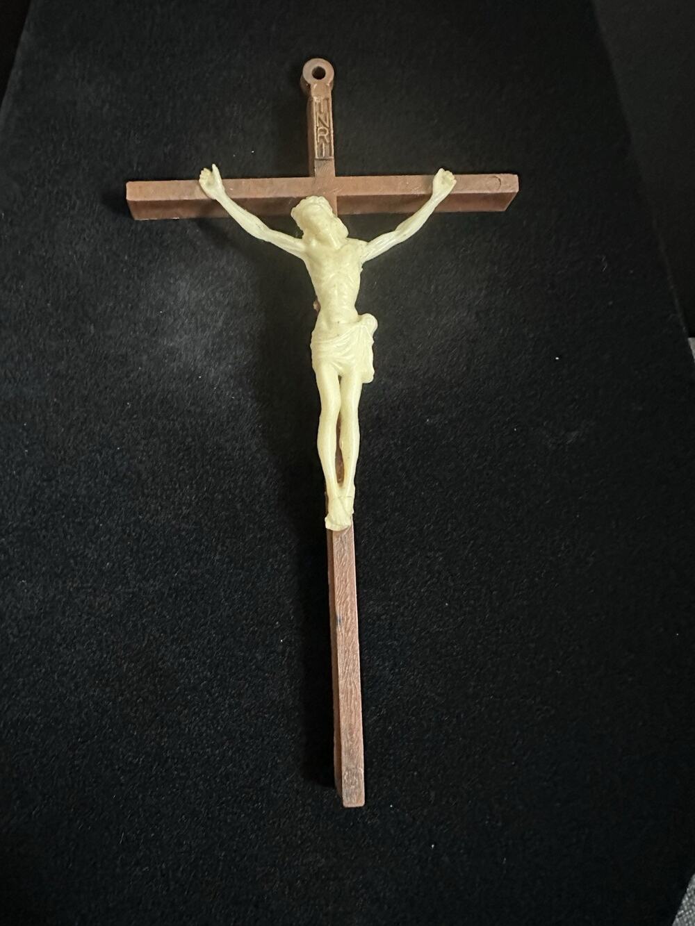 Vintage Hong Kong Plastic INRI Crucifix Jesus Wall Cross Brown Cream 6”